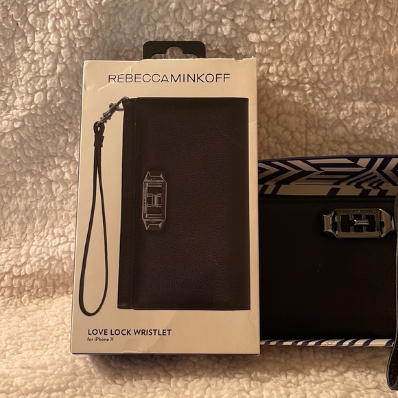 NEW,  Rebecca Minkoff love lock wristlet for iPhone X. - Picture 2 of 7